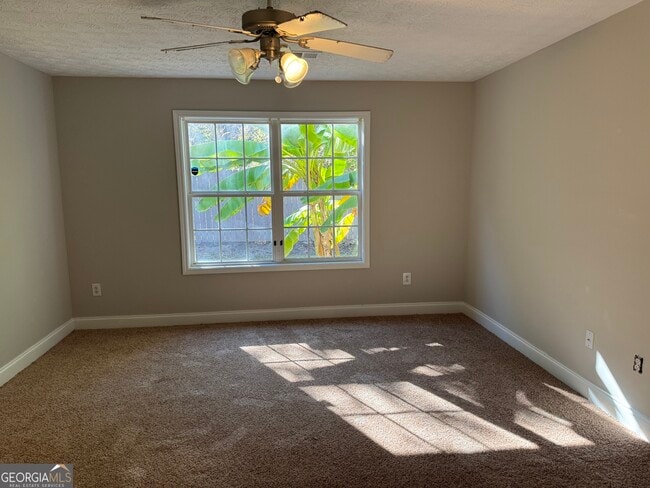 Building Photo - 222 Tara Commons Dr