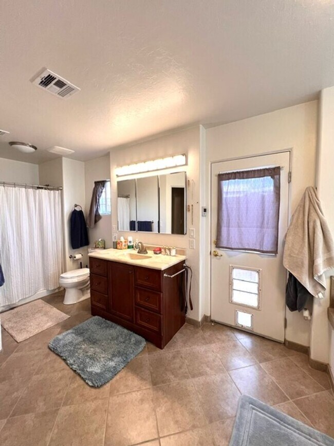 Building Photo - SAN CARLOS BEAUTY!