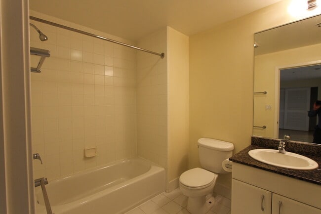 Building Photo - EPIC REA-AZARI PM - Nice Studio at The Beacon in South Beach w/Parking available