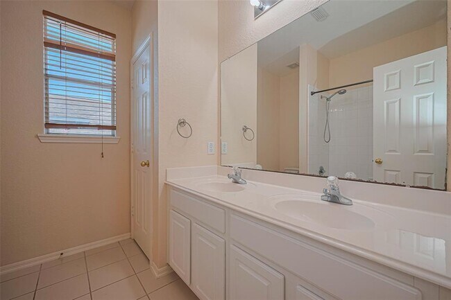 Building Photo - 3630 Shady Grove Dr