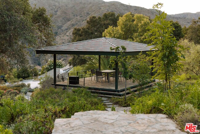 Building Photo - 3100 Mandeville Canyon Rd