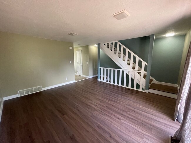 Building Photo - Beautiful 2 bed in Clearfield!