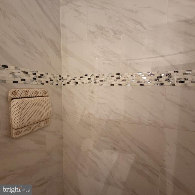 Building Photo - 95 E Wayne Ave