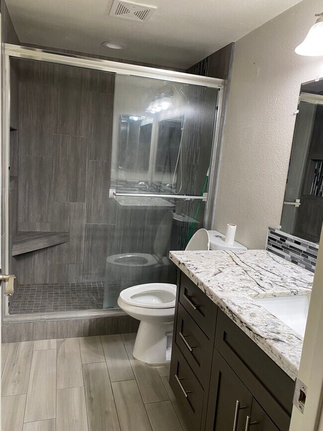 Building Photo - LEASE HOME AVAILABLE!! UPGRADED!! UPGRADED!! UPGRADED!!