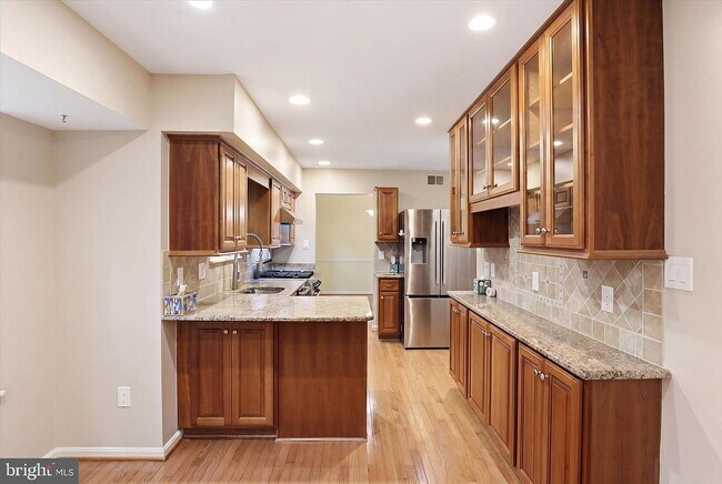 Building Photo - SINGLE FAMILY HOME.