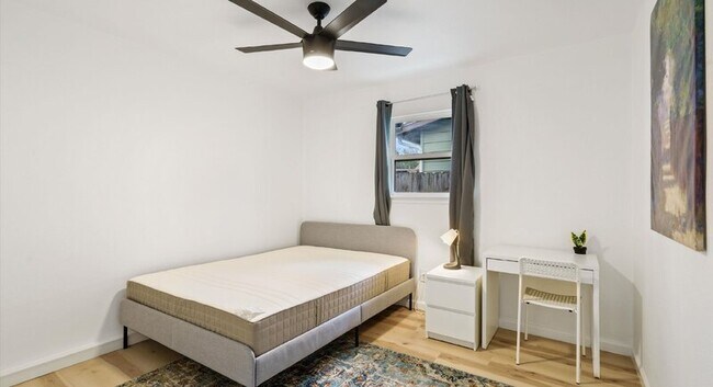 Building Photo - 1118 Ebert Ave