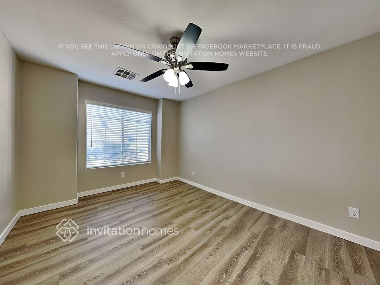 Building Photo - 927 S 239th Ln