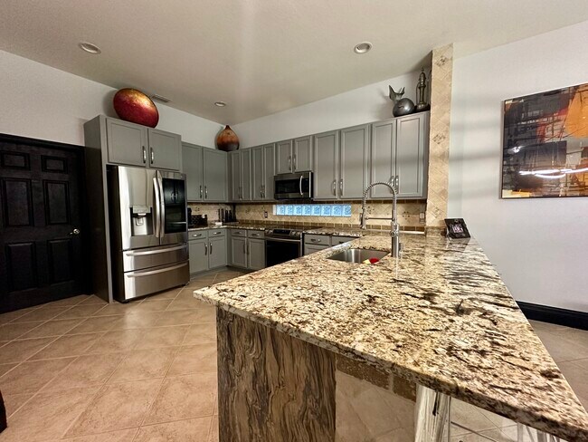 Building Photo - 9687 Springlake Cir