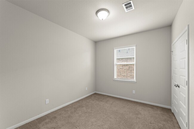 Building Photo - 14911 Spg Frst Ln