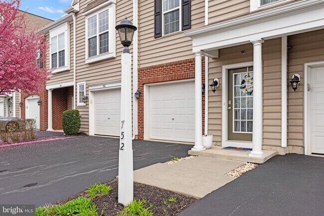 Building Photo - 752 Whitetail Dr