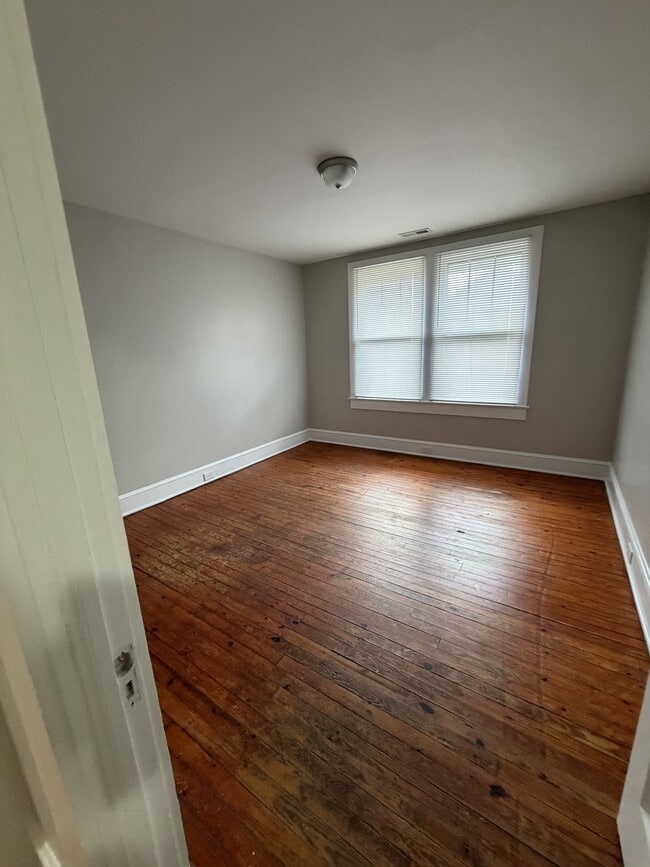 Building Photo - 708 Buick Ave