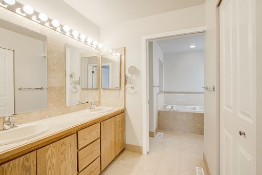 Building Photo - Spacious and Centrally Located Madison Val...