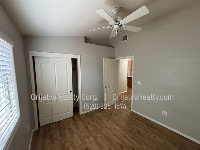 Building Photo - 4-Bedroom, 2 Bath House in Sycamore Park (...