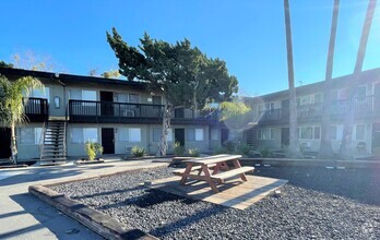 Building Photo - Renovated Apartments at 150 Gateway Court