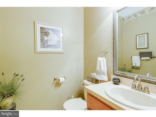 Building Photo - 9 Buttonwood Dr