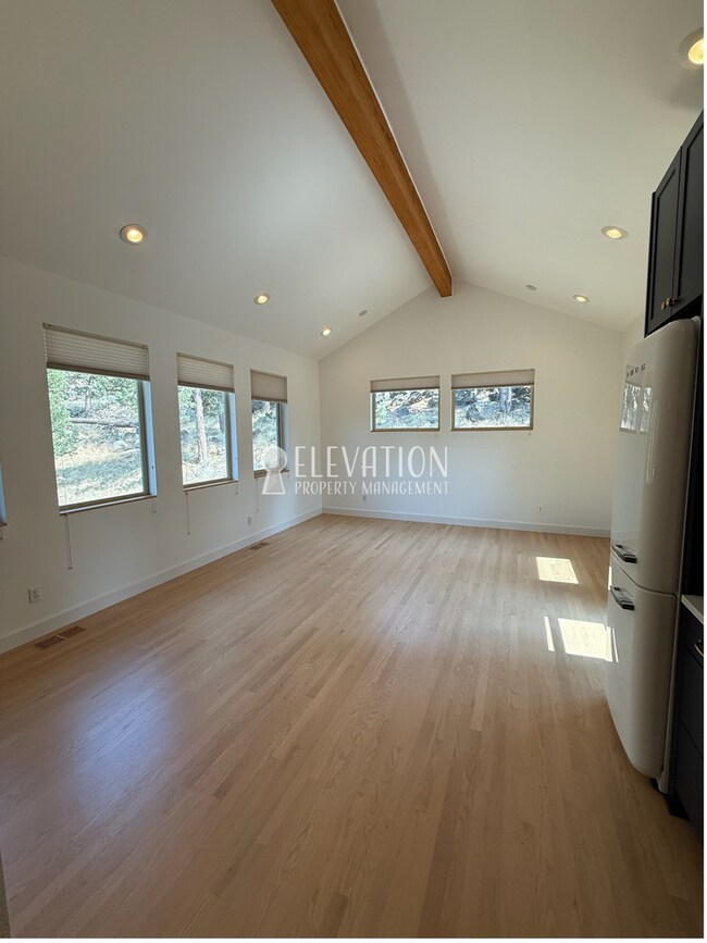 Building Photo - 5BR / 3.5BA Forest Retreat in NW Bend with ADU included