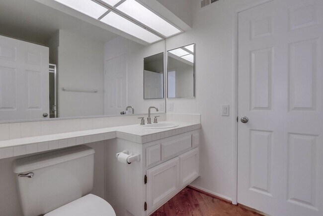 Building Photo - 26721 Sierra Vista