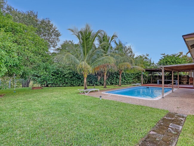 Building Photo - 9596 Richmond Cir