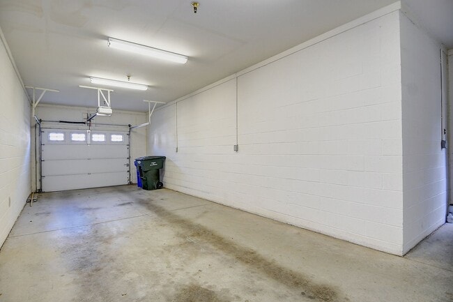 Building Photo - FOR RENT - NORFOLK!