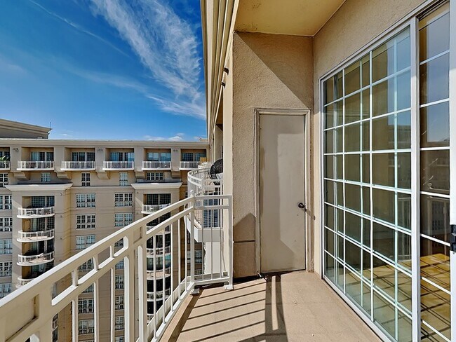 Building Photo - 3225 Turtle Creek Blvd Blvd