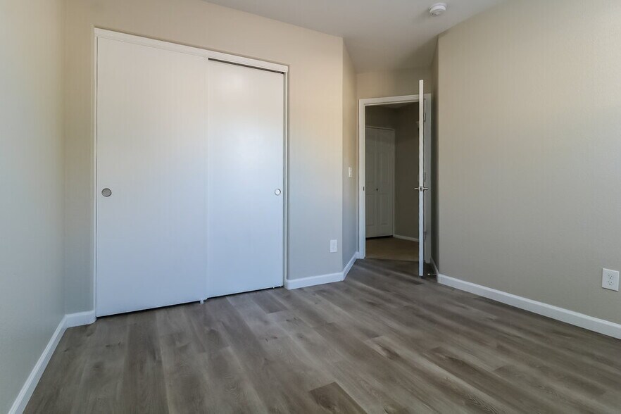 Building Photo - 12508 W Windsor Blvd