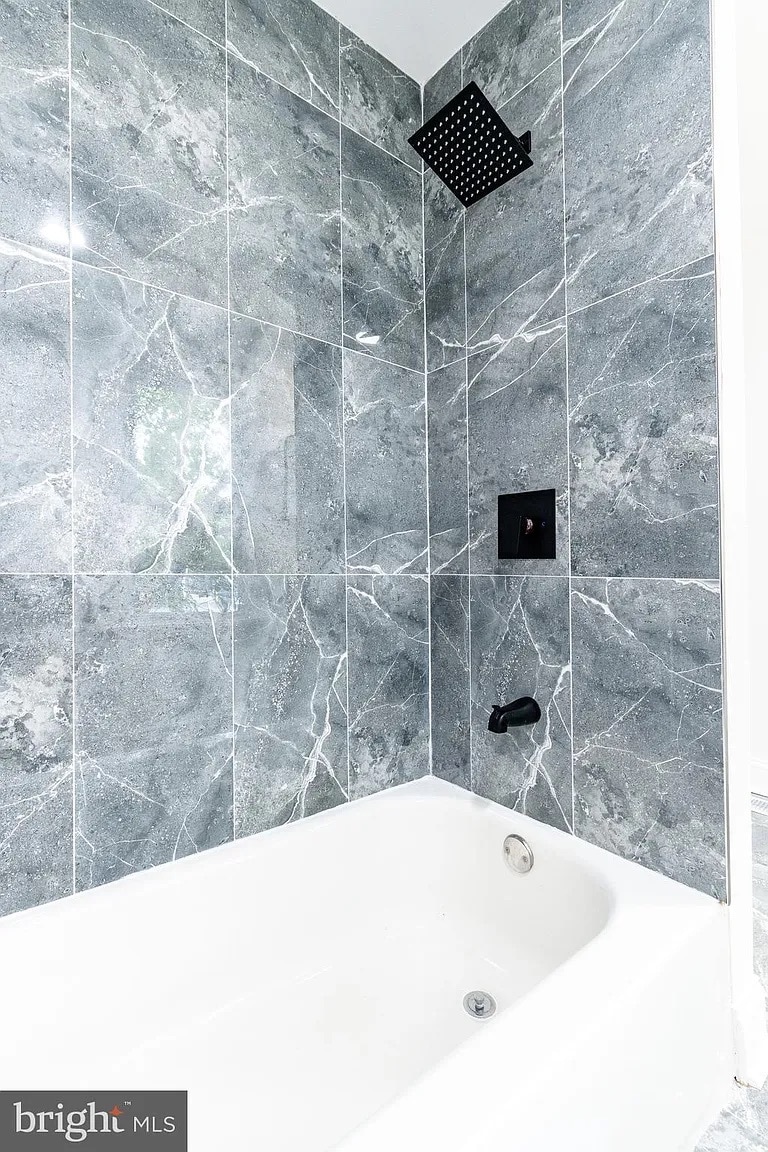 Building Photo - 2133 Latona St