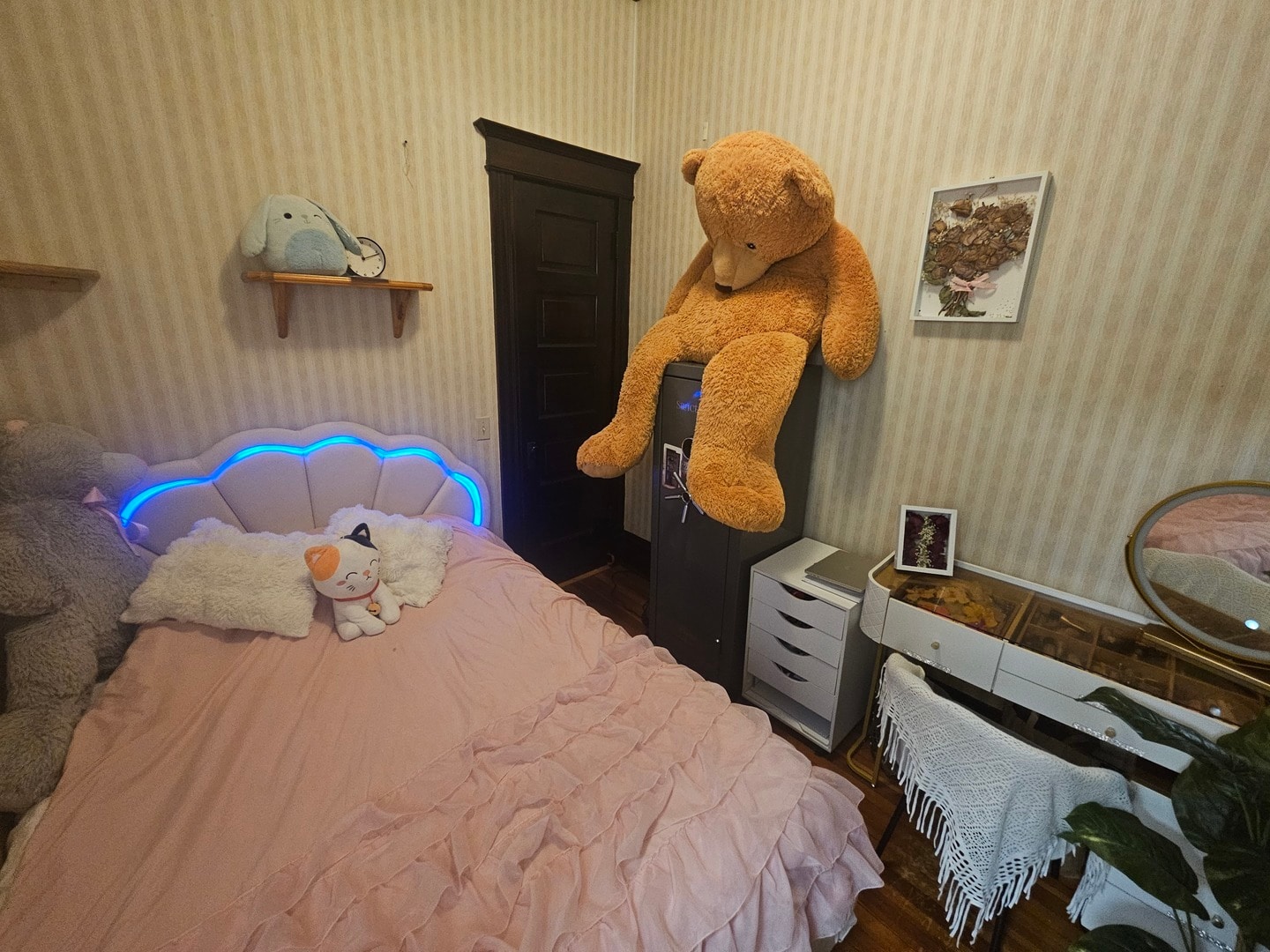 Building Photo - 1132 W Wrightwood Ave