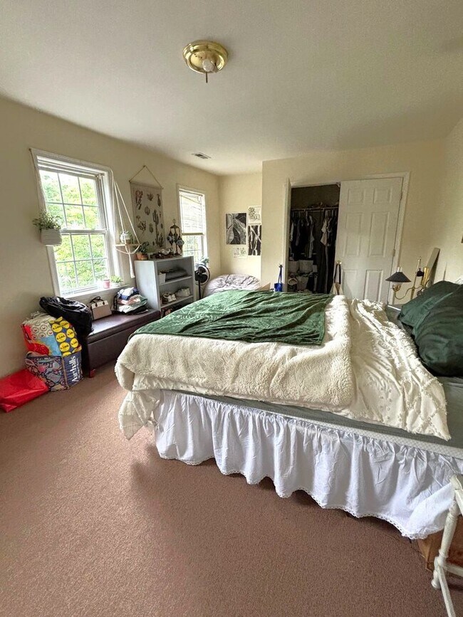 Building Photo - Great 4BR House in the Randolph Neighborhood!