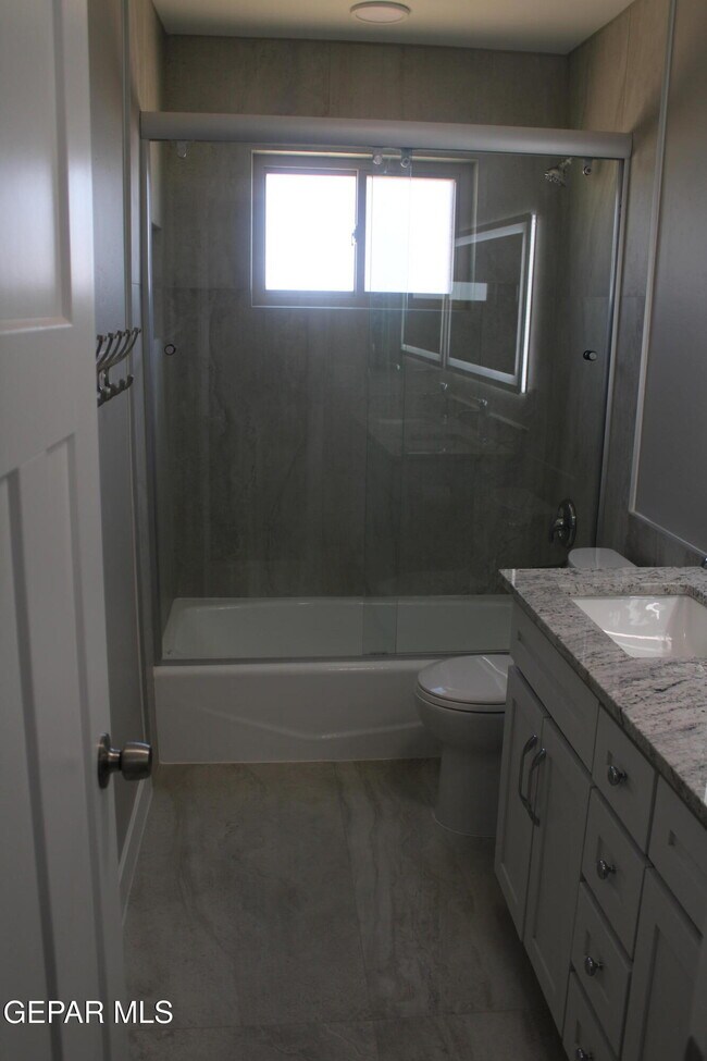 Building Photo - 3133 Fierro Dr