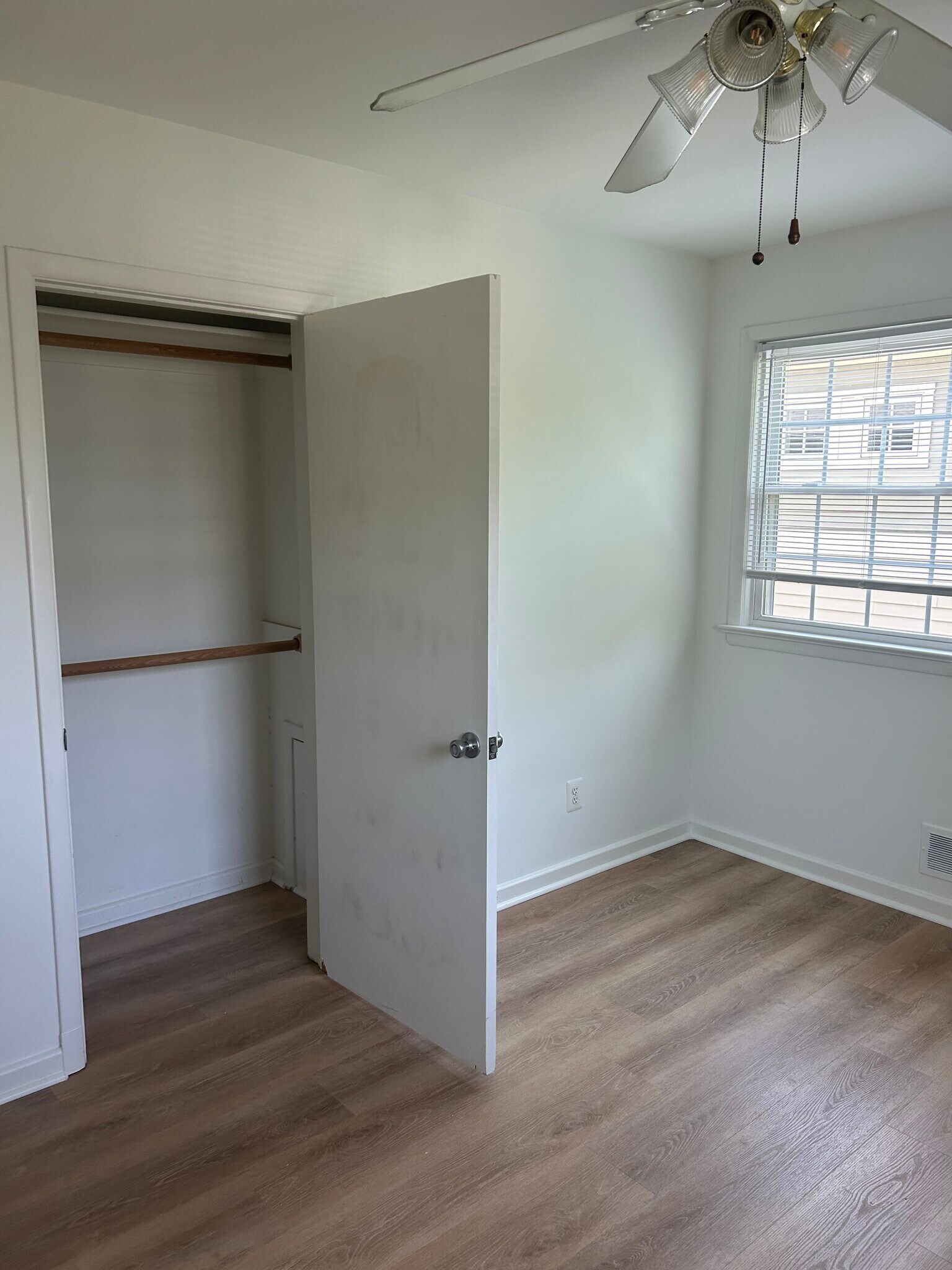 All bedrooms have full closets - 716 N Jackson St