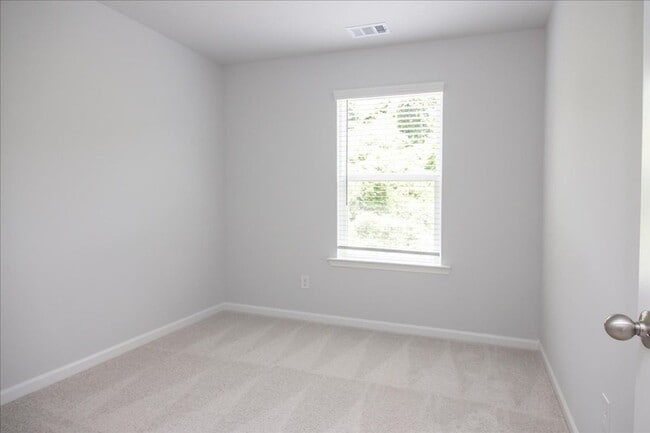 Building Photo - Newly Constructed 4bd/3.5ba Minutes From A...