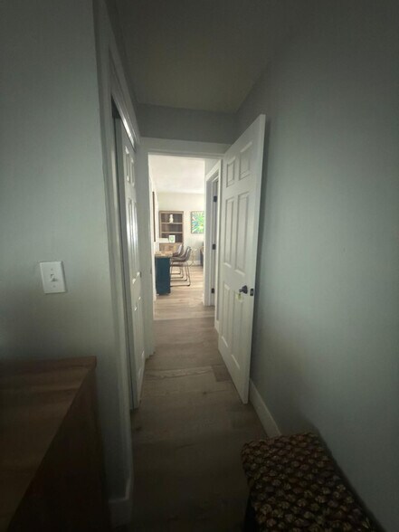 Building Photo - 320 Walnut St