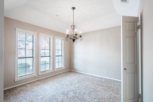 Building Photo - 103 Chukar Run