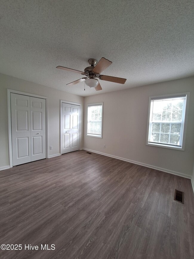 Building Photo - 3979 Sterling Pointe Dr
