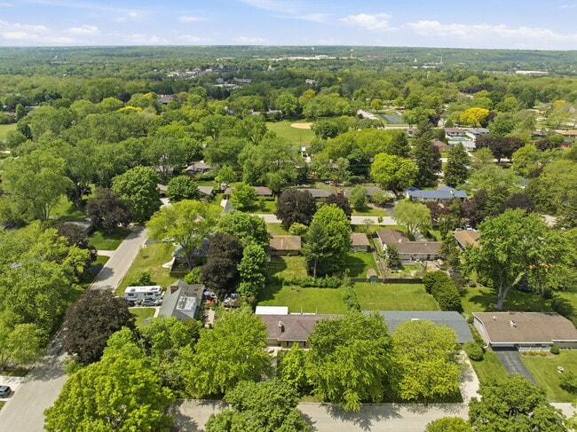 Building Photo - 152 Crestwood Dr
