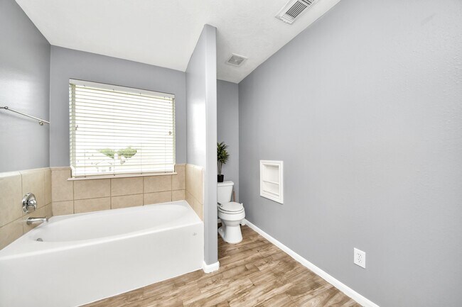 Building Photo - 19215 Terra Forest Ct