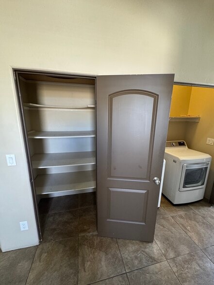 Building Photo - 4600 6th St NW