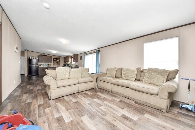 Building Photo - 1416 Rd 5601