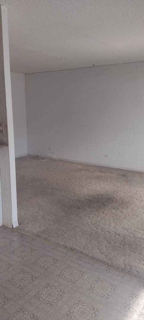 Building Photo - Amazing View 2br,1bath, 1pkg with pool access