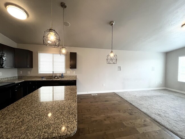 Building Photo - 621 Koins Way