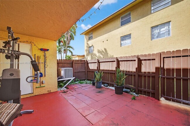 Building Photo - 15480 SW 82nd Ln