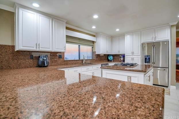 Building Photo - 7380 Live Oak Dr