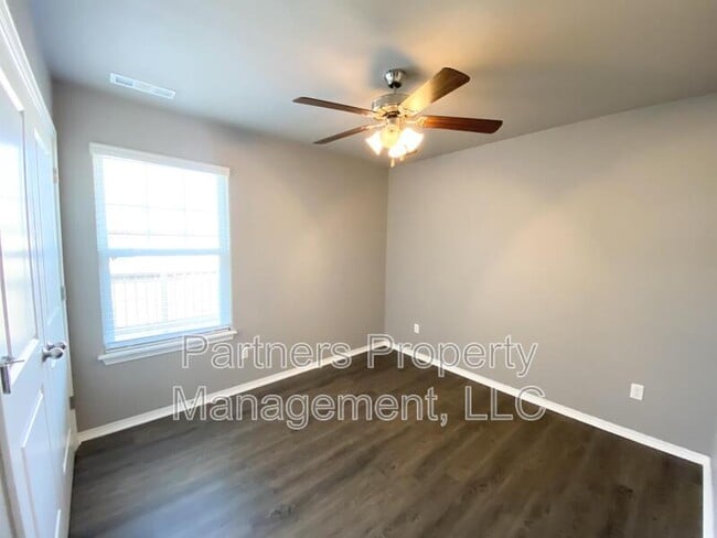 Building Photo - 201 Hindman Dr