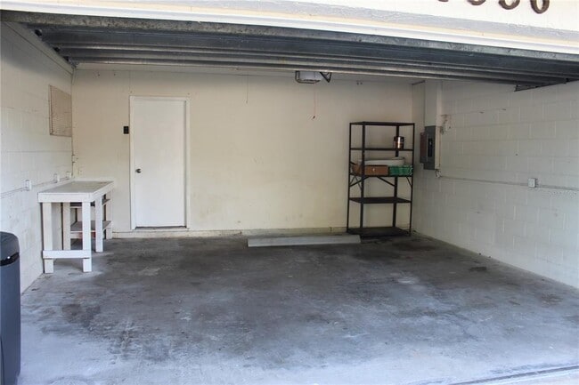 Building Photo - 5556 Pentail Cir
