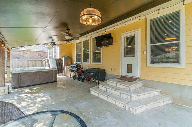 Building Photo - 115 Knights Cross Dr