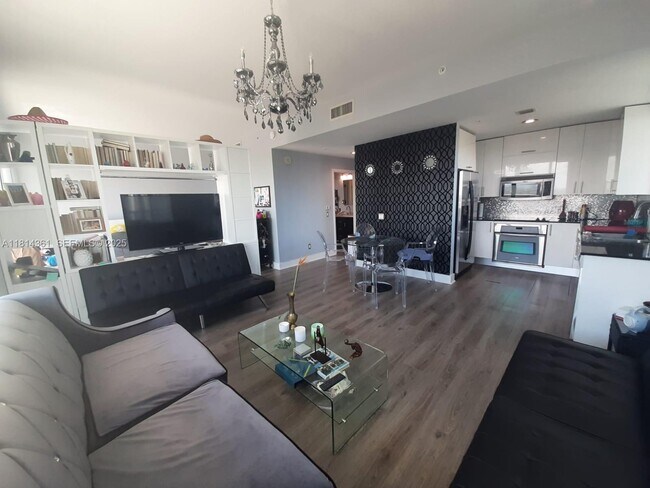 Building Photo - 60 SW 13th St