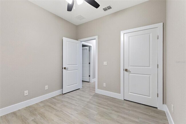 Building Photo - 330 Royal Palm Wy