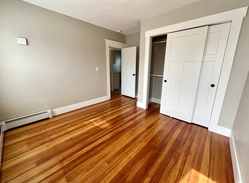 Building Photo - 86 Grove St