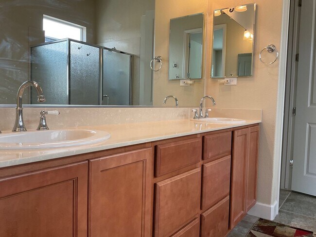 Building Photo - Del Webb Home in Somersett Over 55