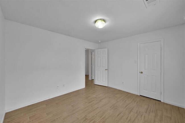 Building Photo - 3234 Crestbridge Ln